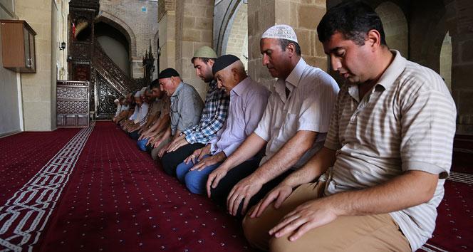 3 Mayıs Cuma Hutbesi: Dua ve Rabbimize Sığınmanın Önemi