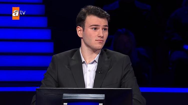 Berk Göktaş Kim Milyoner Olmak İster'de 1 Milyon TL'lik Soruyu Doğru Yanıtladı