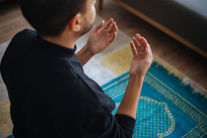 Miraç Kandili'nde 100 İstiğfar (Estağfirullah) Nedir, Nasıl Çekilir?